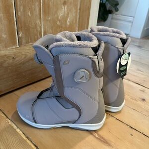 Vans Women's Insulated Snow Boots - Light Gray